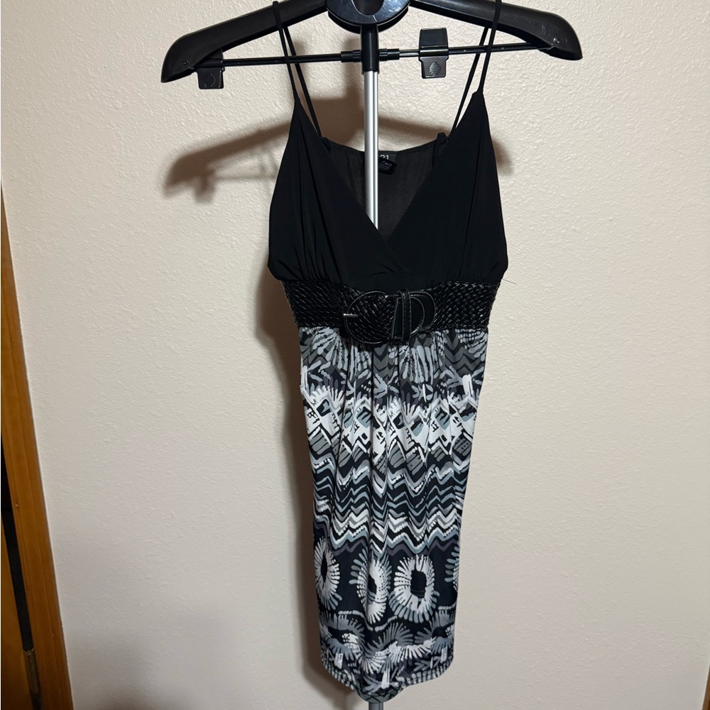 Rue21 Black and White Midi‎ Dress